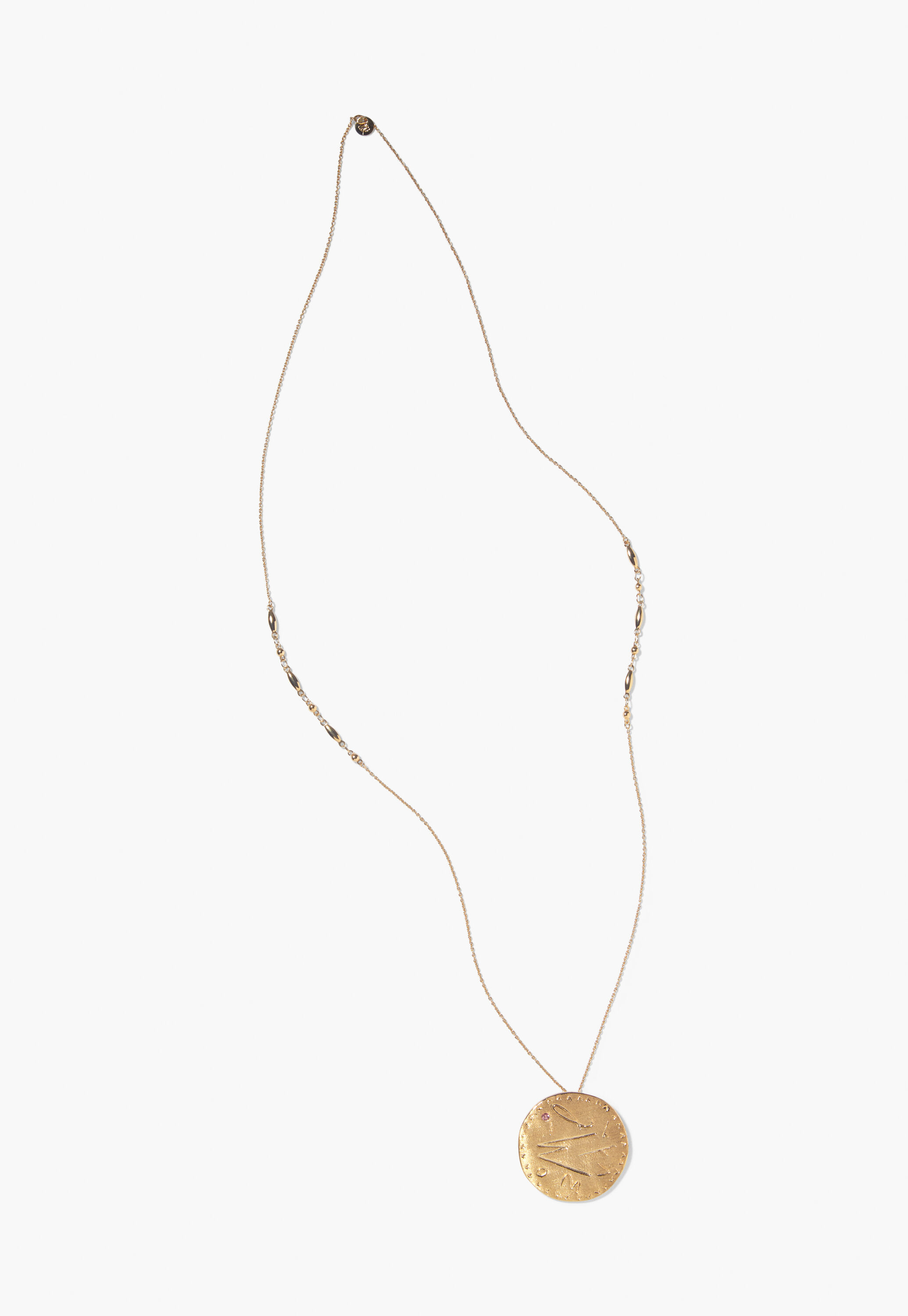 Gold pendant necklace