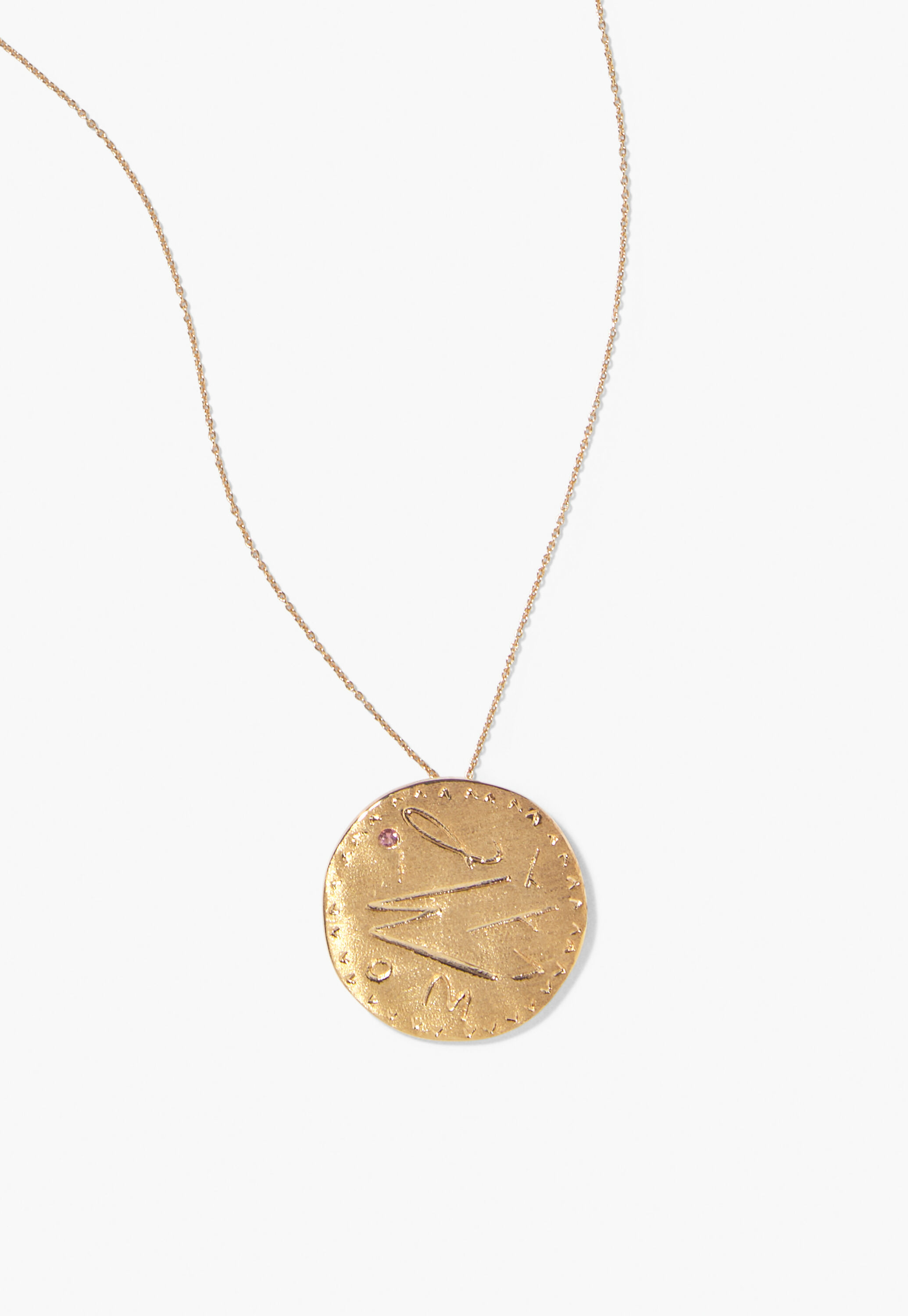 Gold pendant necklace
