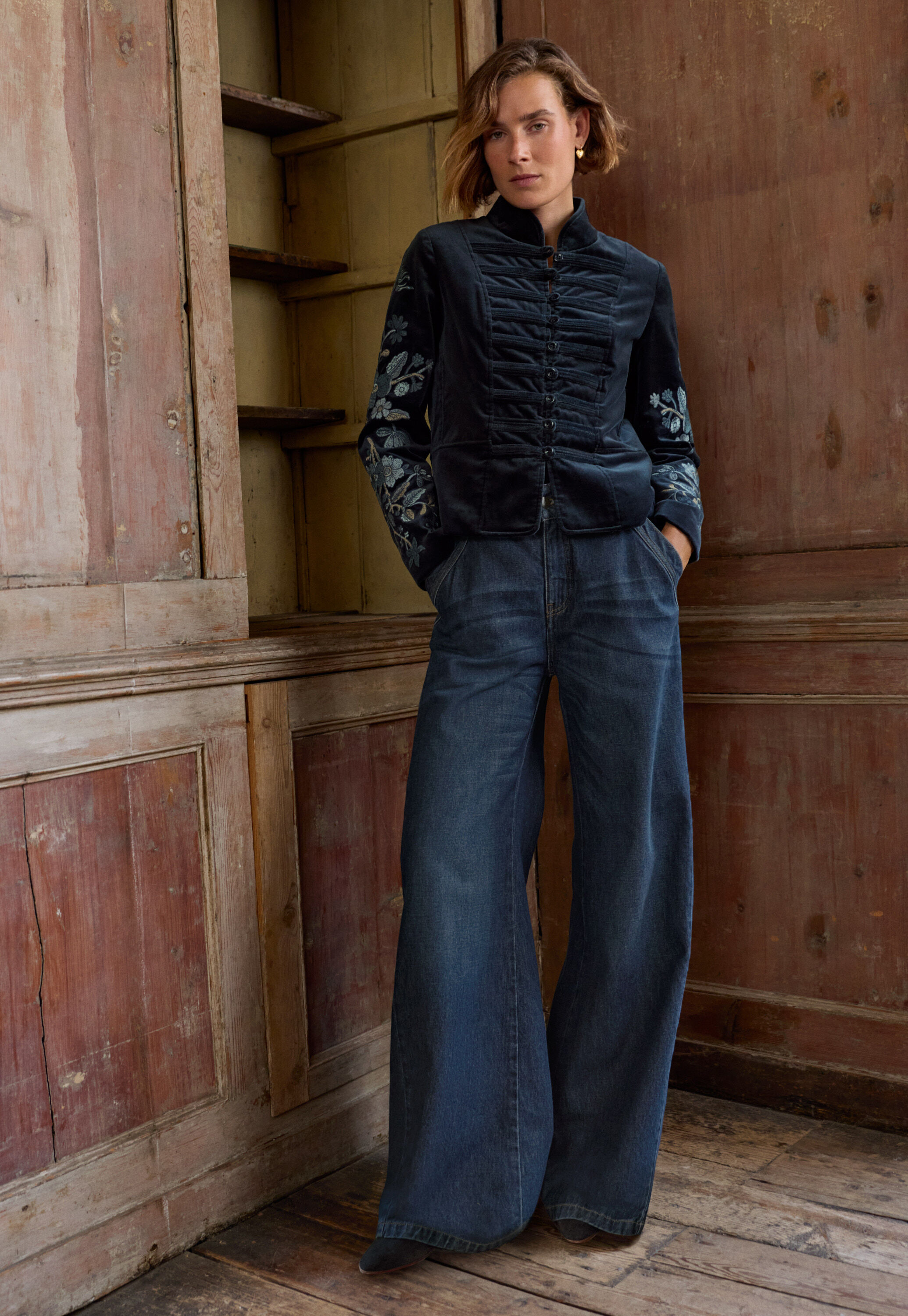 Wide flared jeans
