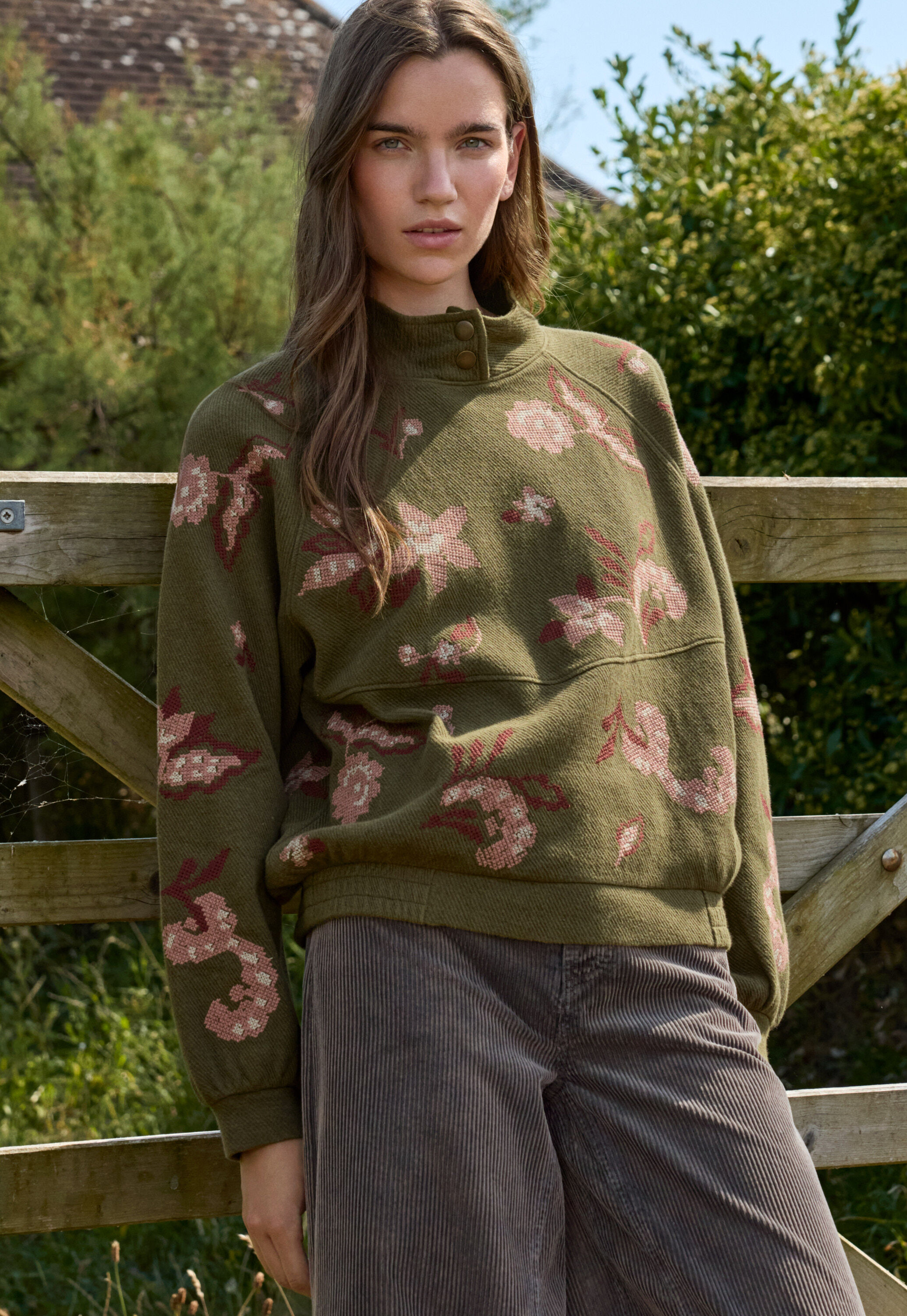 Embroidered sweatshirt, Warm olive, large