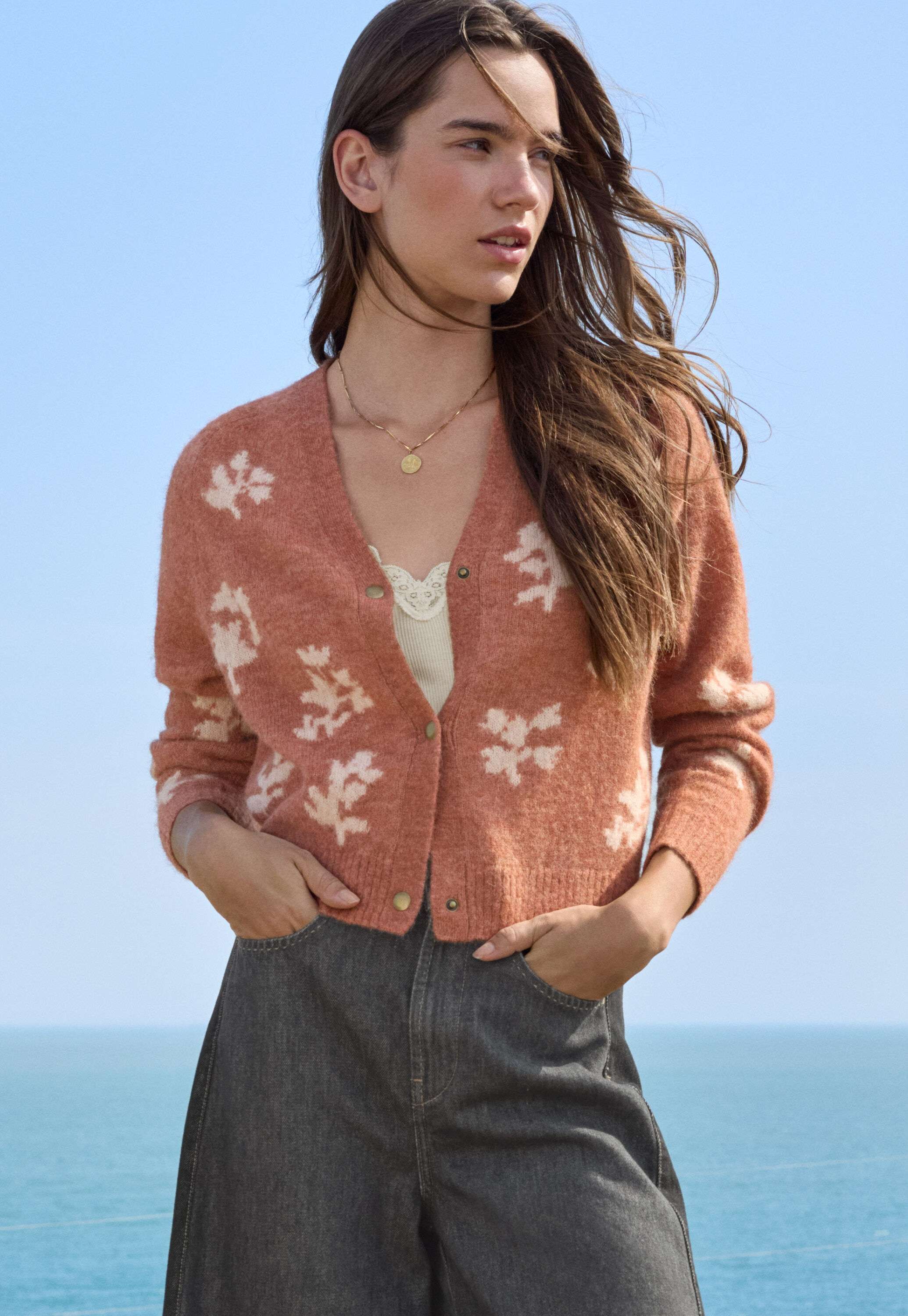 Intarsia v-neck cardigan, Soft chilli blush, large