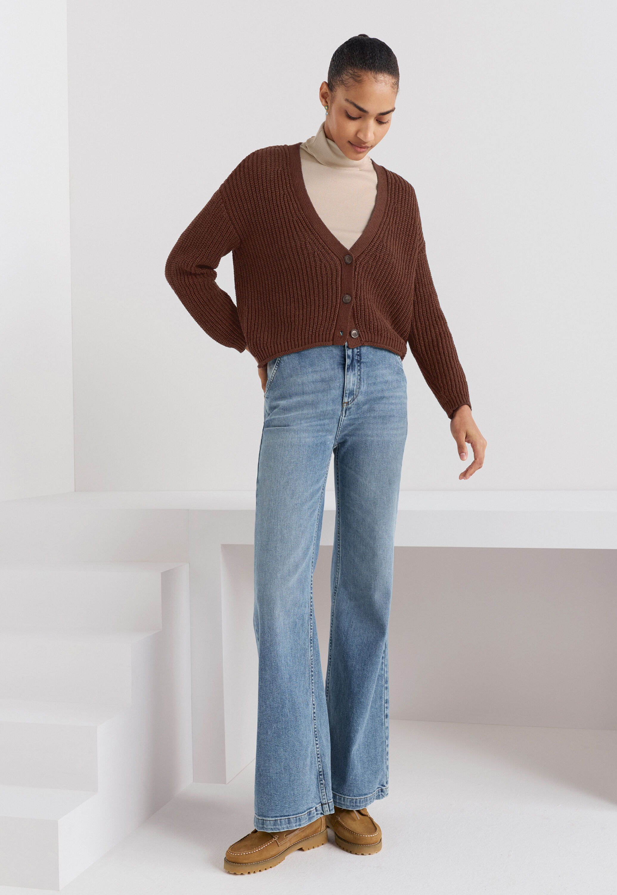 V-neck cardigan