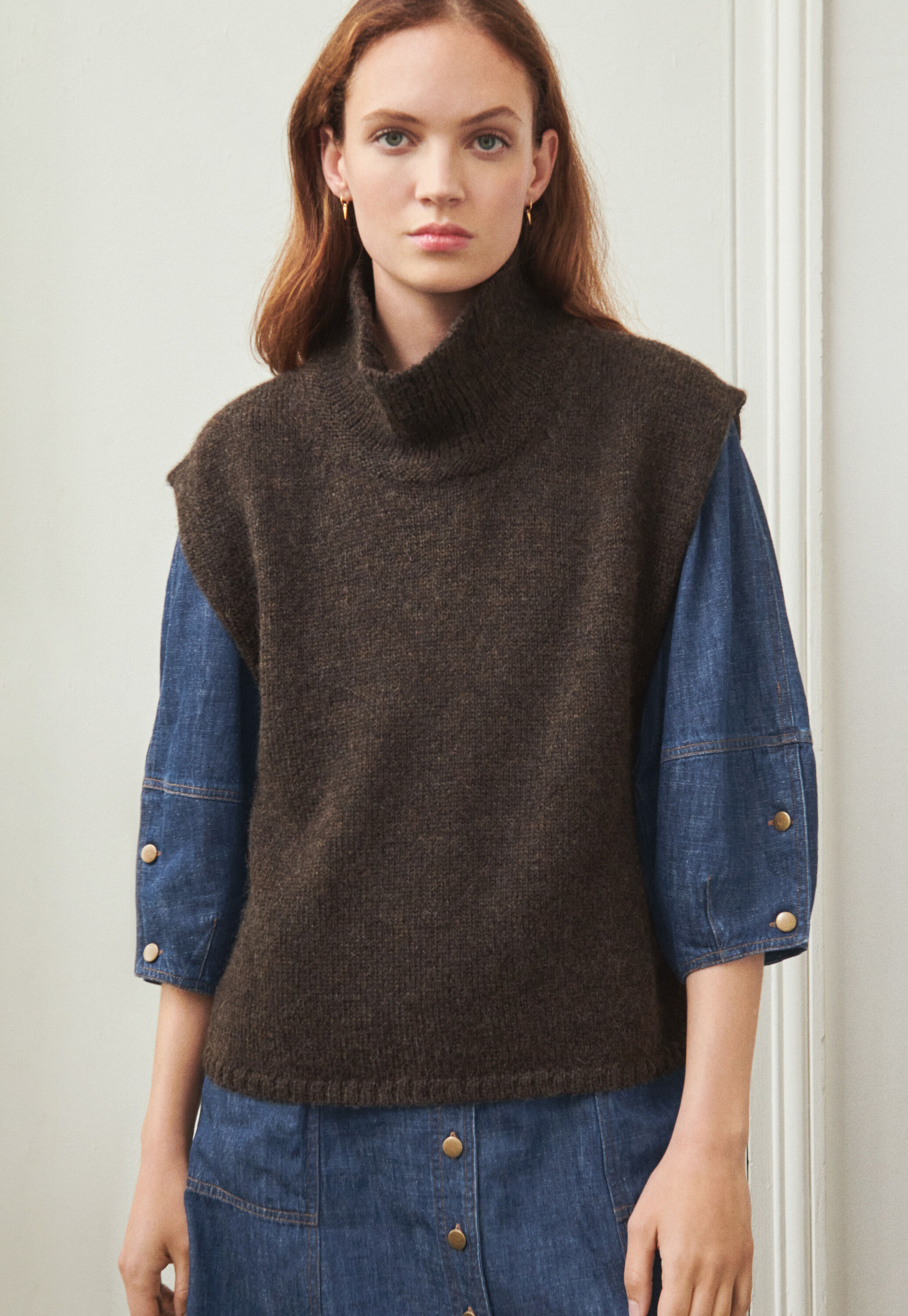 Sleeveless sweater
