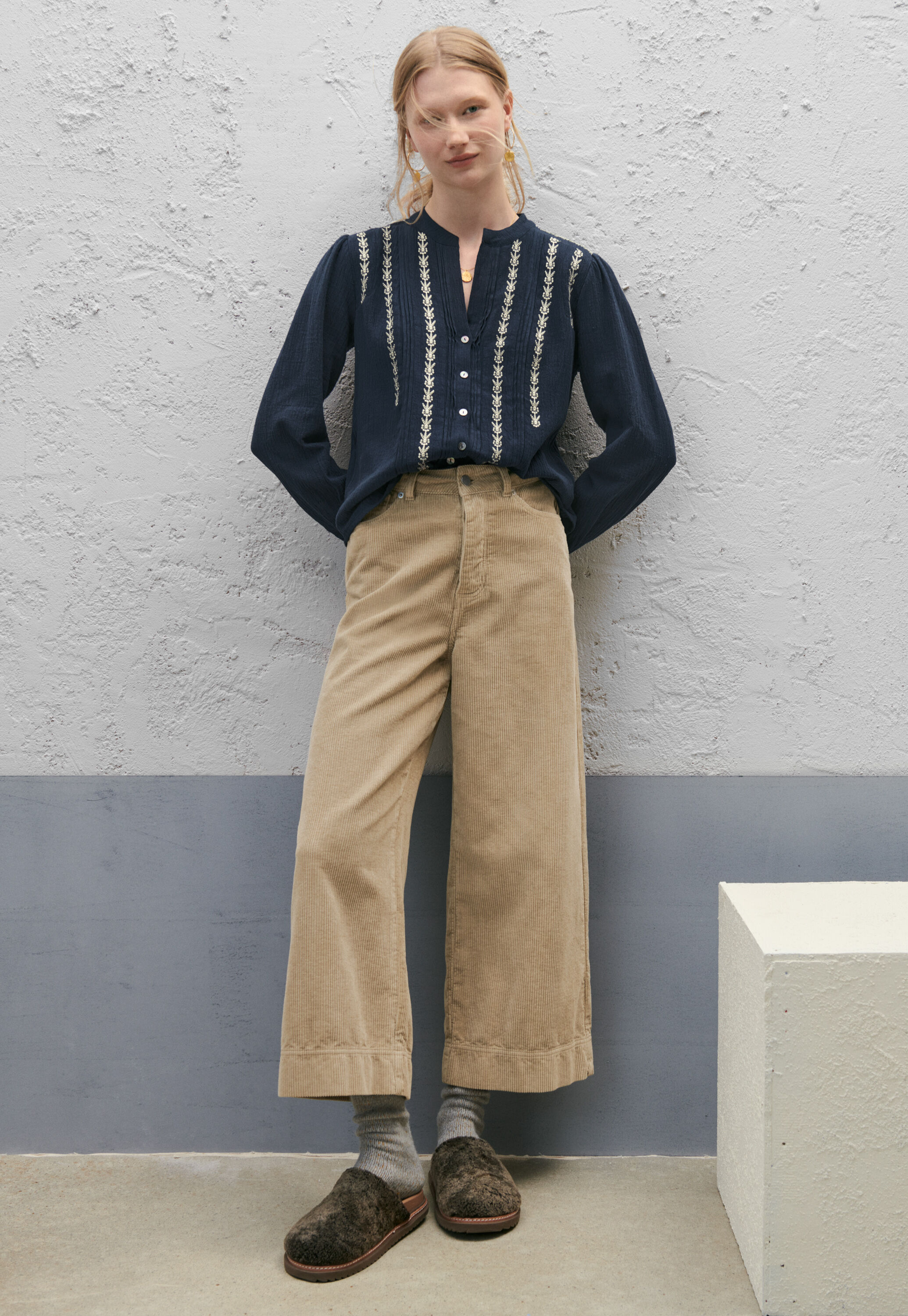 Wide-leg cord trousers