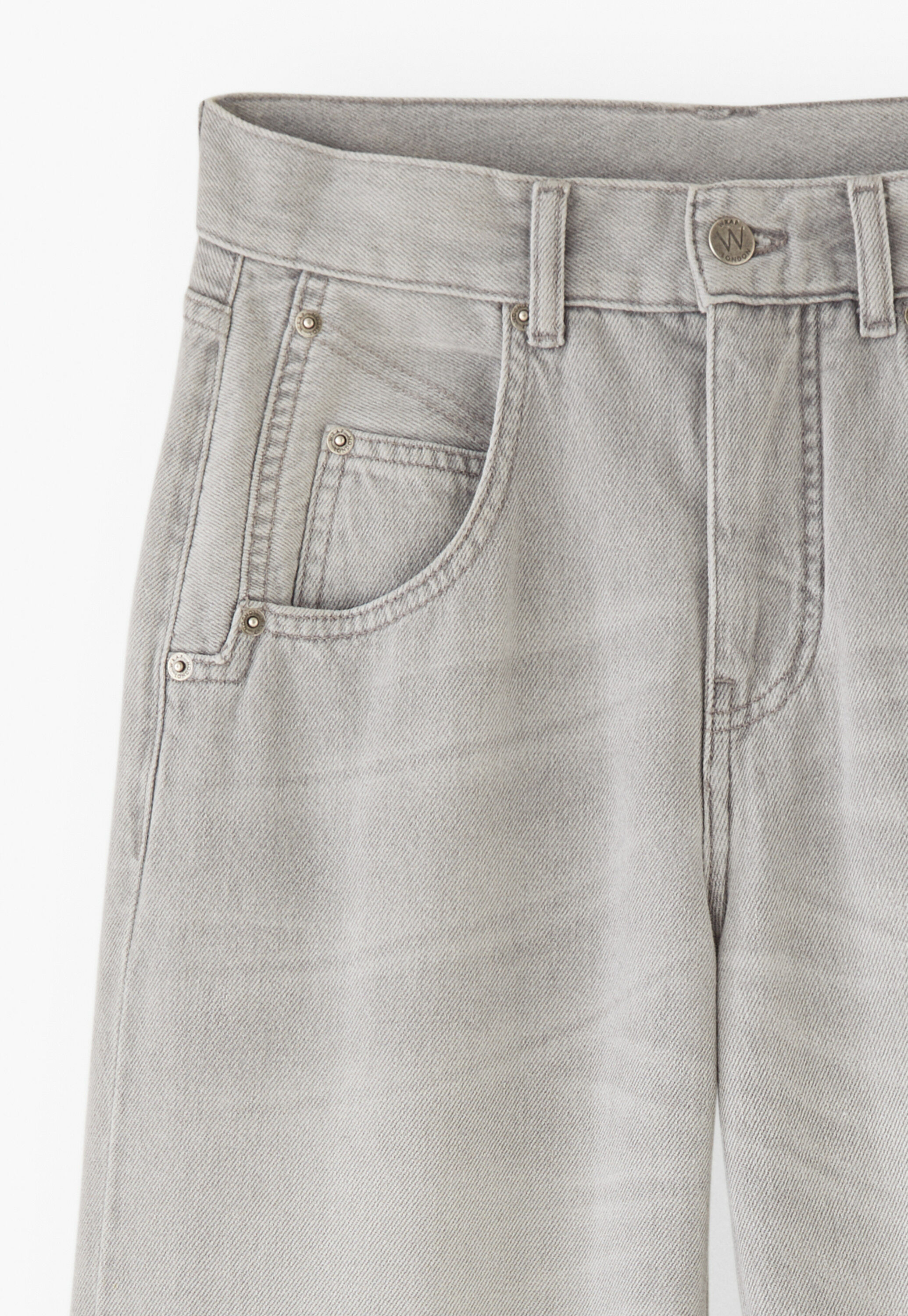 Straight-leg jean