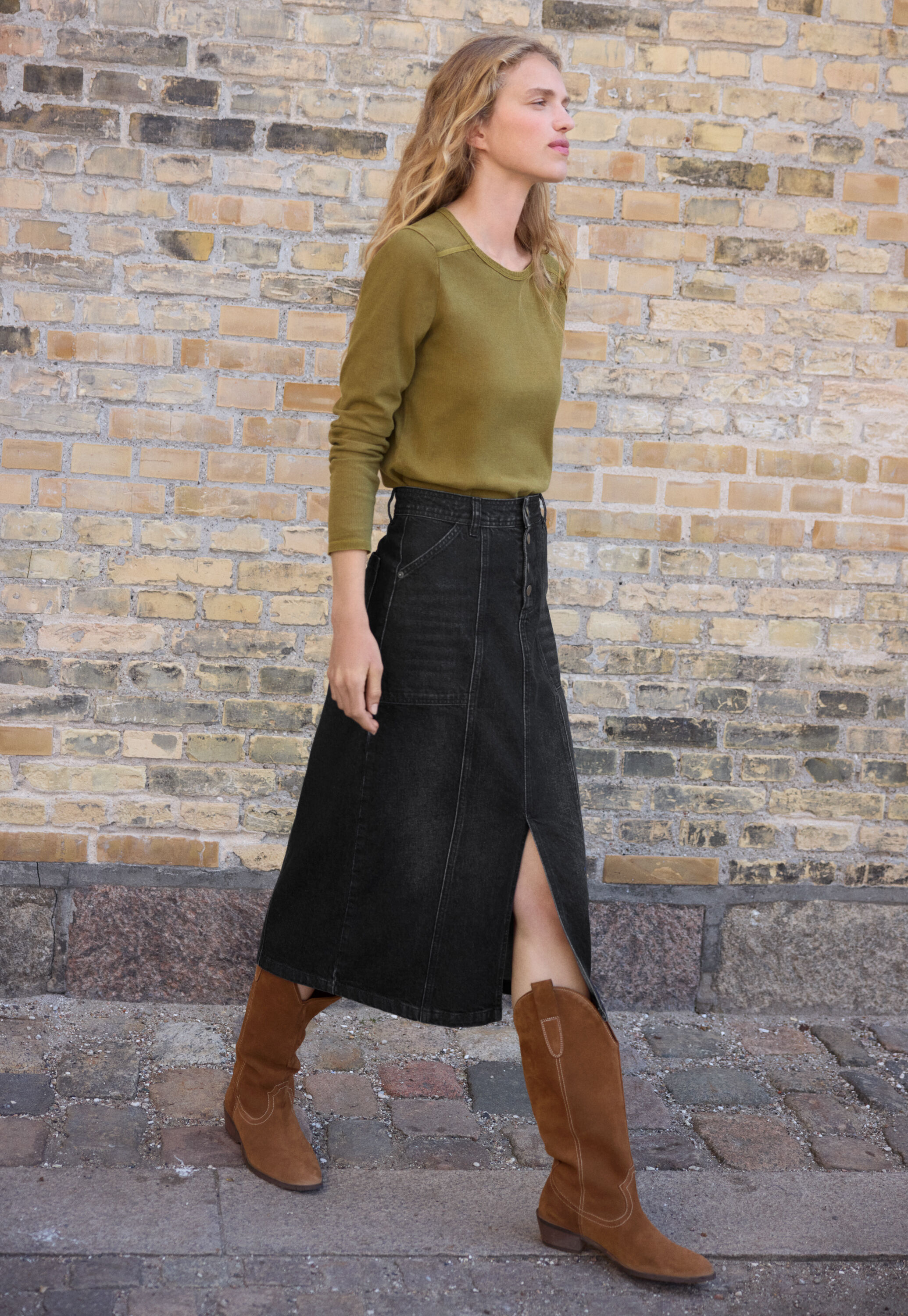 Denim pencil skirt
