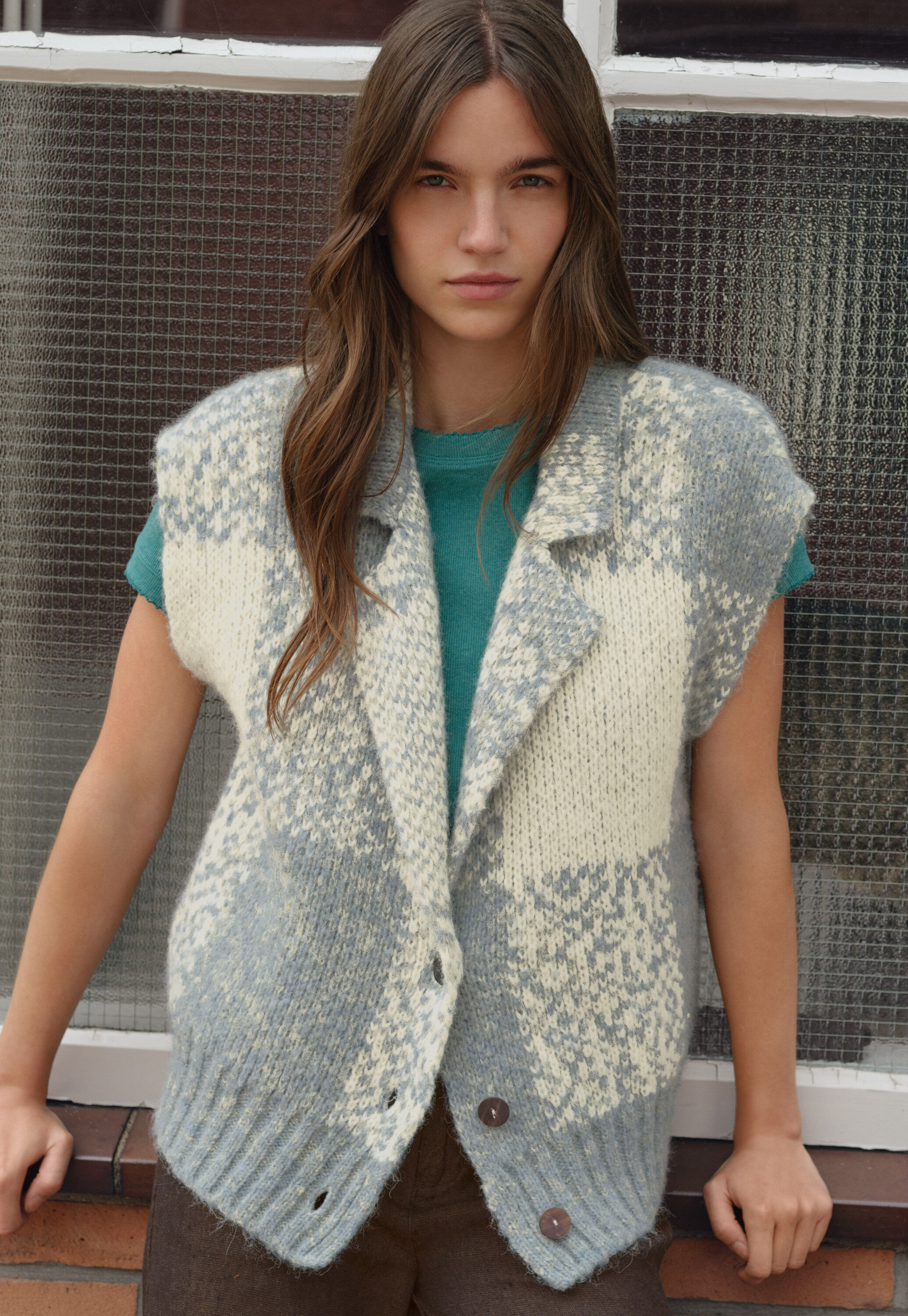 Sleeveless checked jacket