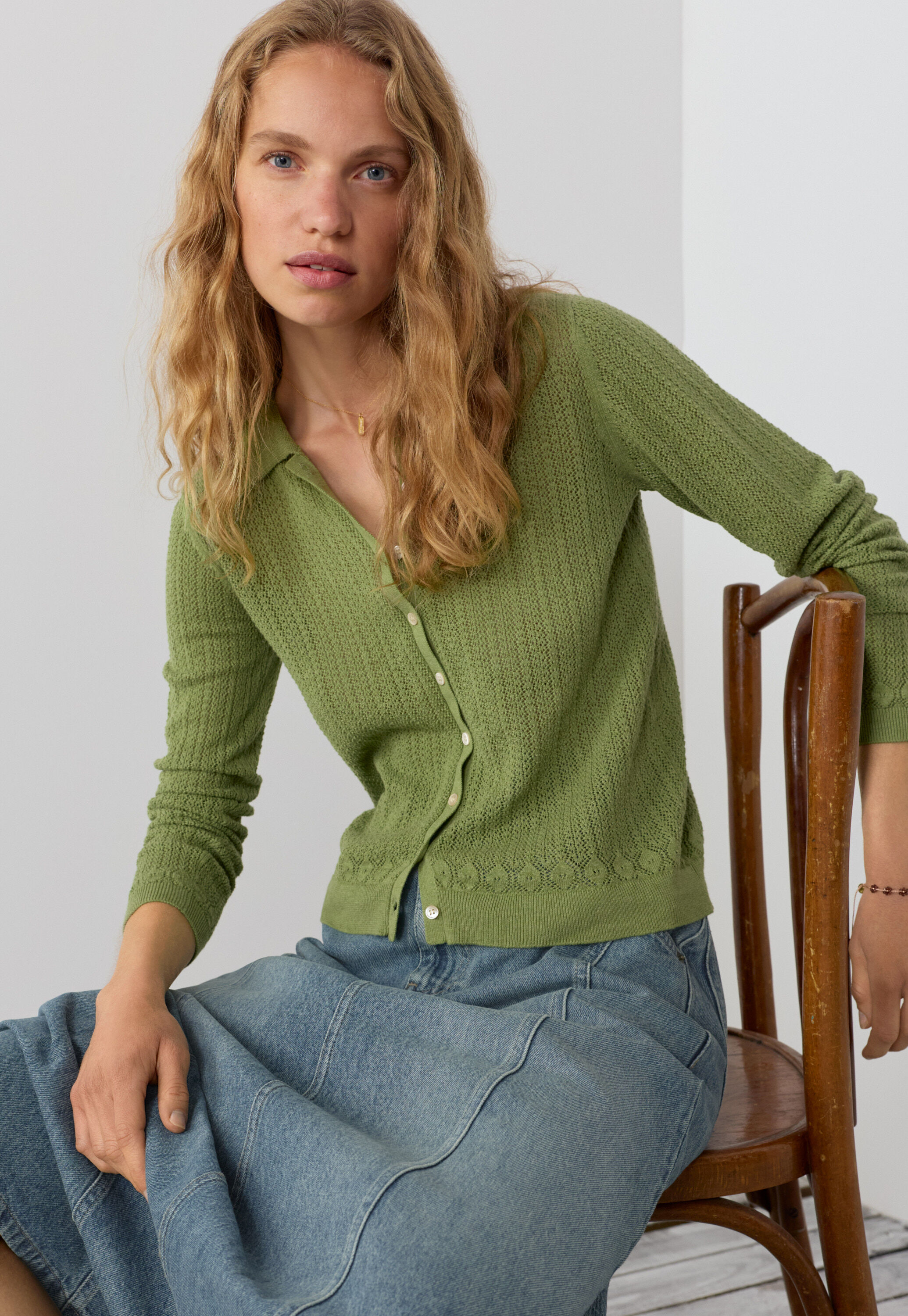 Lace-stitch collared cardigan
