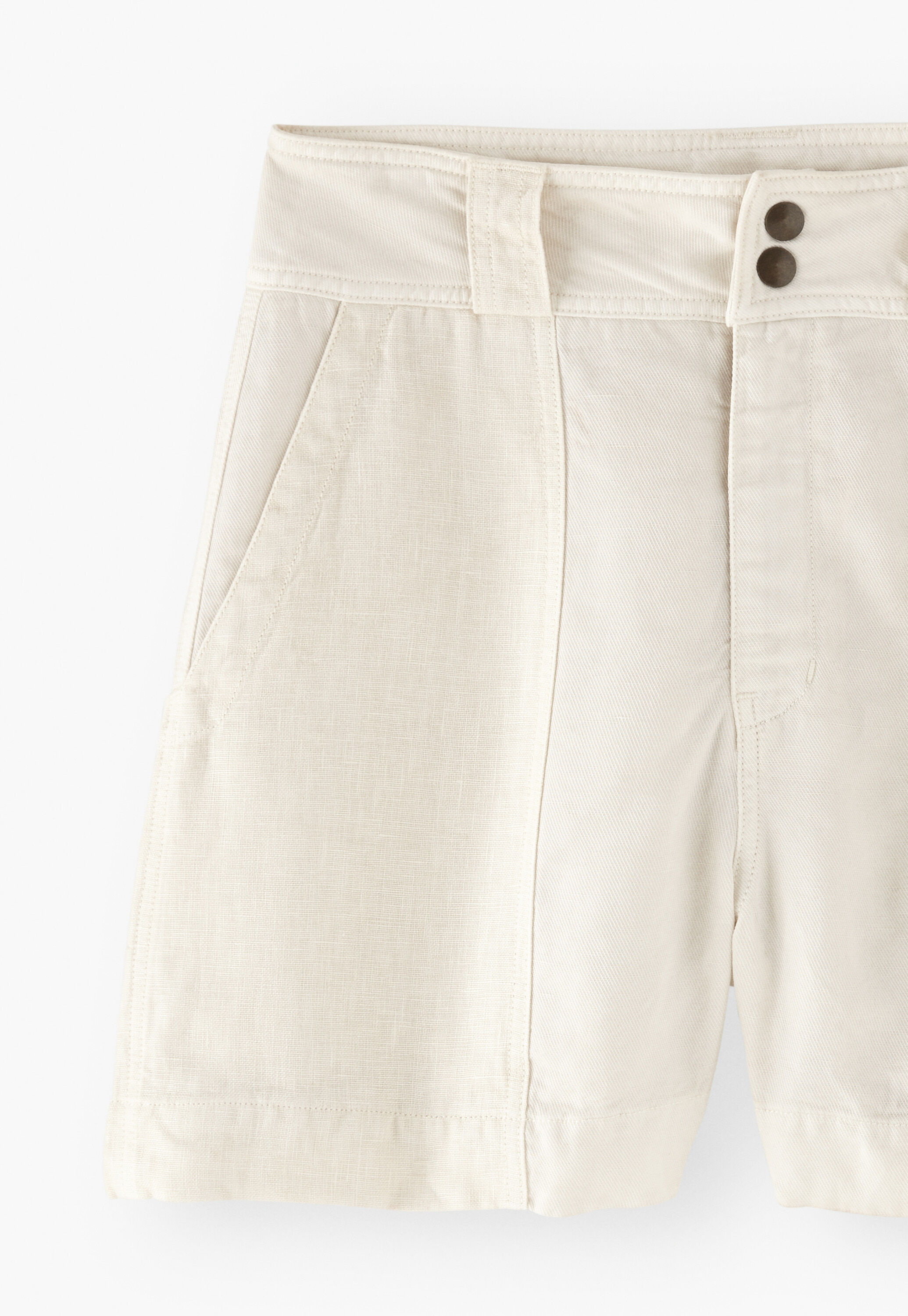 Contrast-fabric shorts