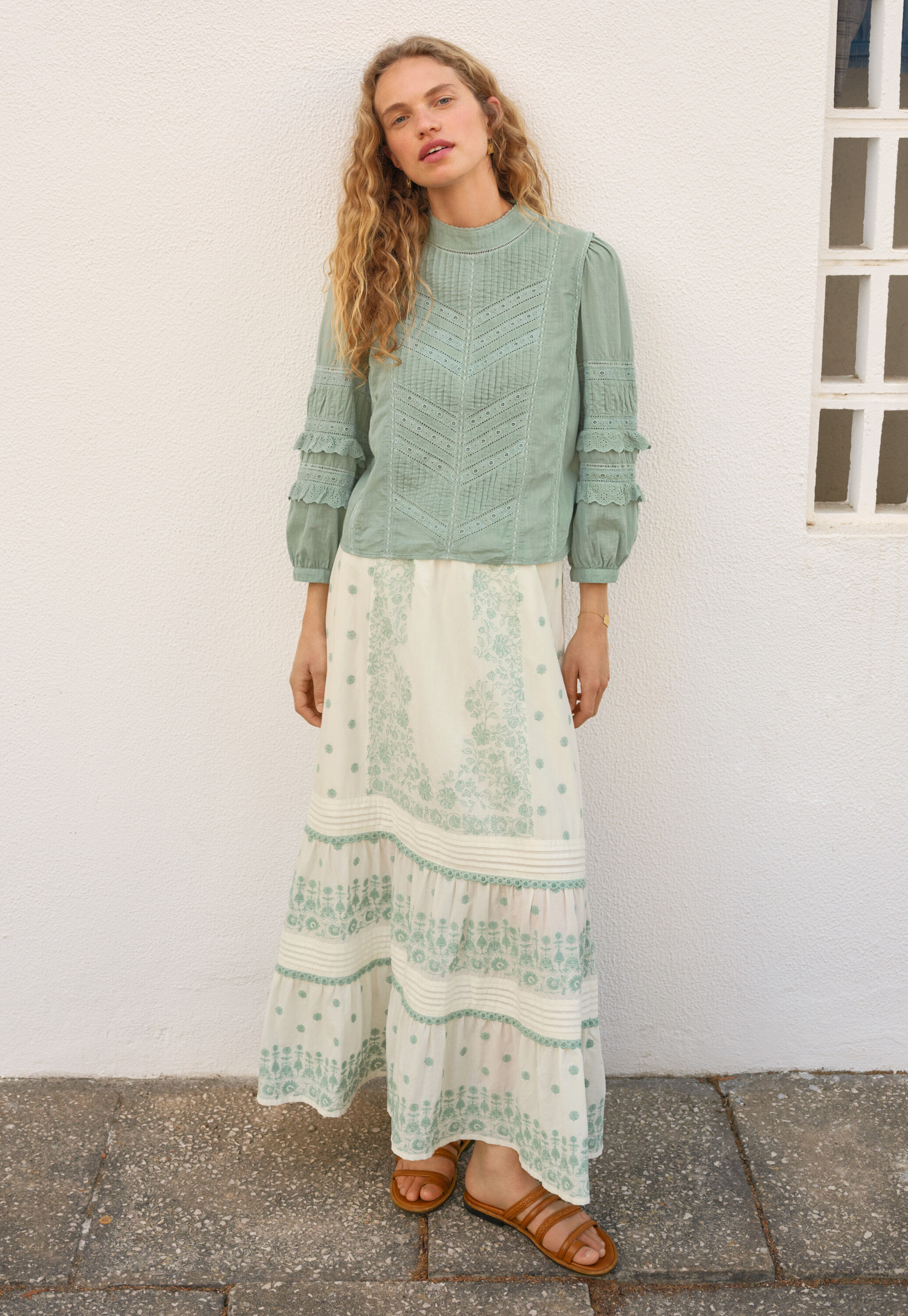 Embroidered skirt