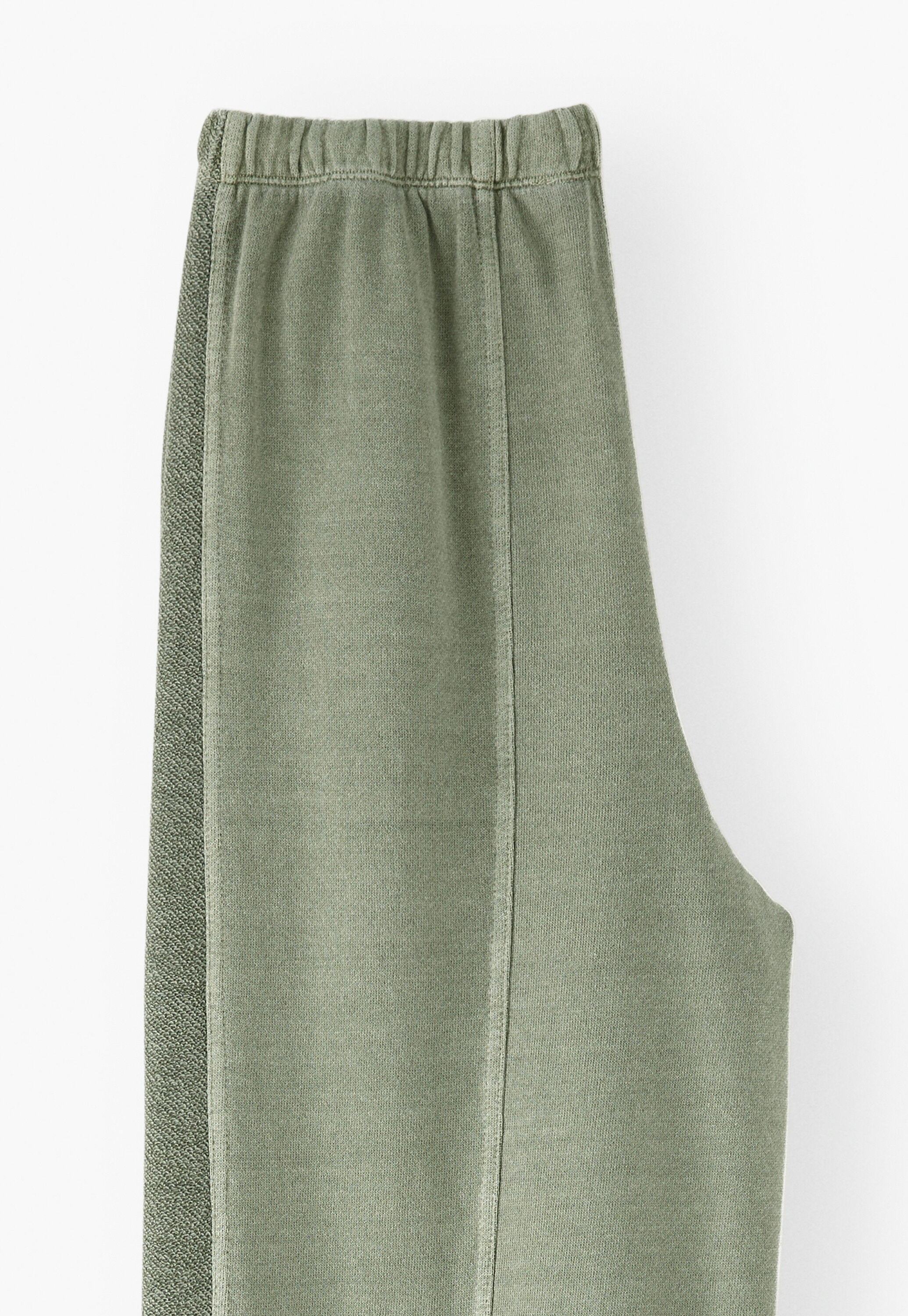 Wide-leg jogger